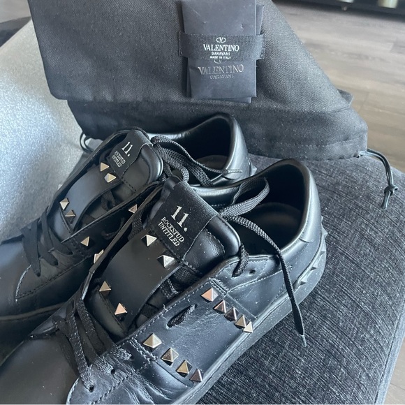 Valentino Rockstud Sneakers 👟 - Picture 2 of 15